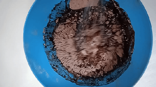 Cake: Mixing the Wet Ingredients
