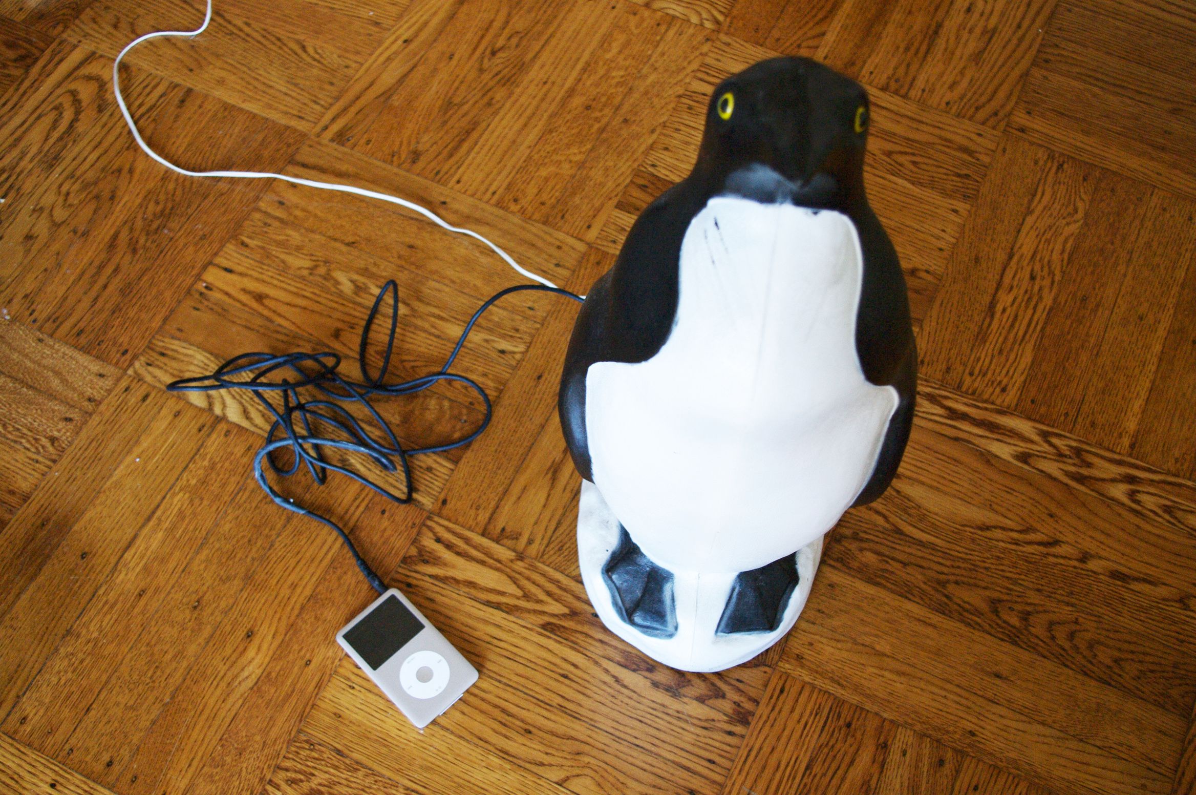Mr. Penguin Speaker