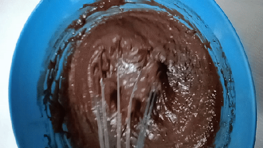 Cake: Mixing the Wet Ingredients