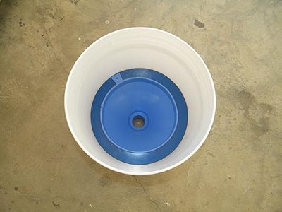Mini Cyclone Bucket Dust Collector : 7 Steps - Instructables
