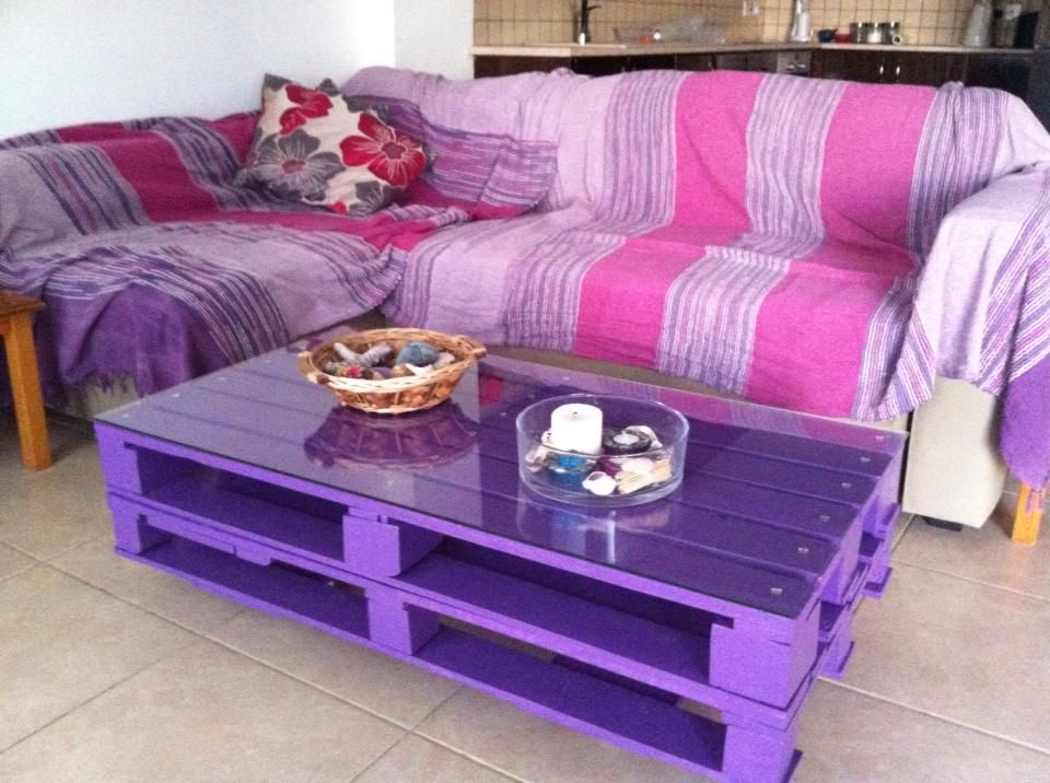 Wooden Pallet Coffee Table on Wheels for Living Room