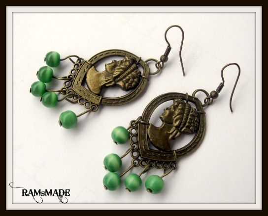 Green Vintage Lady