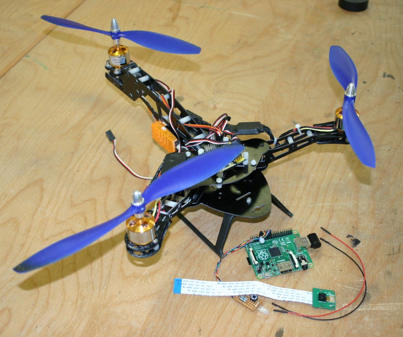 Simple Raspberry Pi Input Output. Tricopter