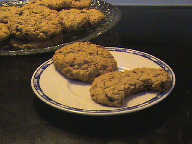Chewy Craisin Oatmeal Cookies