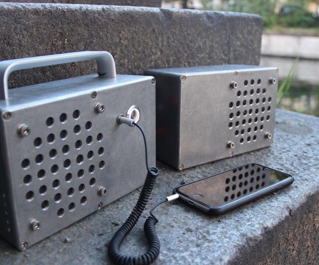 DIY Aluminium Boombox -industrial Design