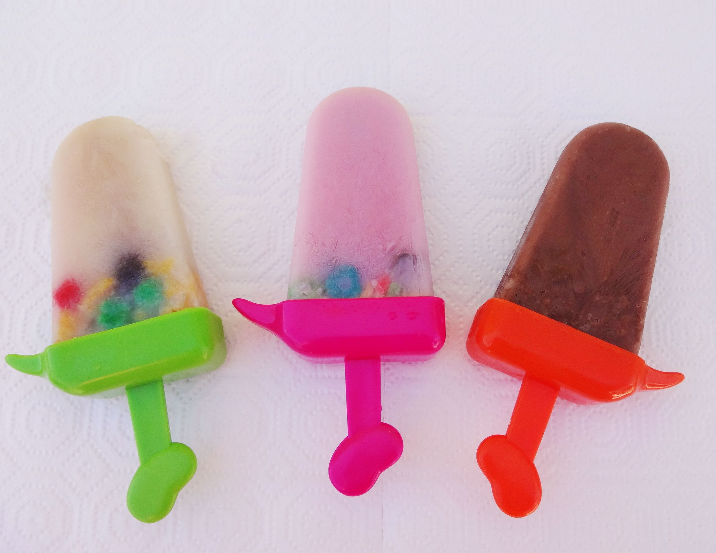 Frozen Cereal Popsicles!