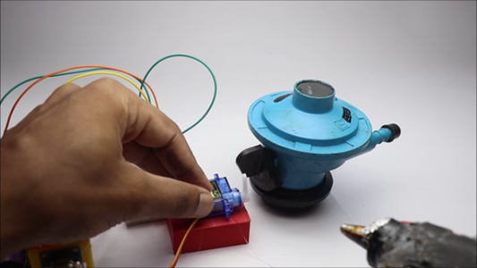 Arduino LPG Gas Leakage Detection System With Auto Cut-Off Regulator ...