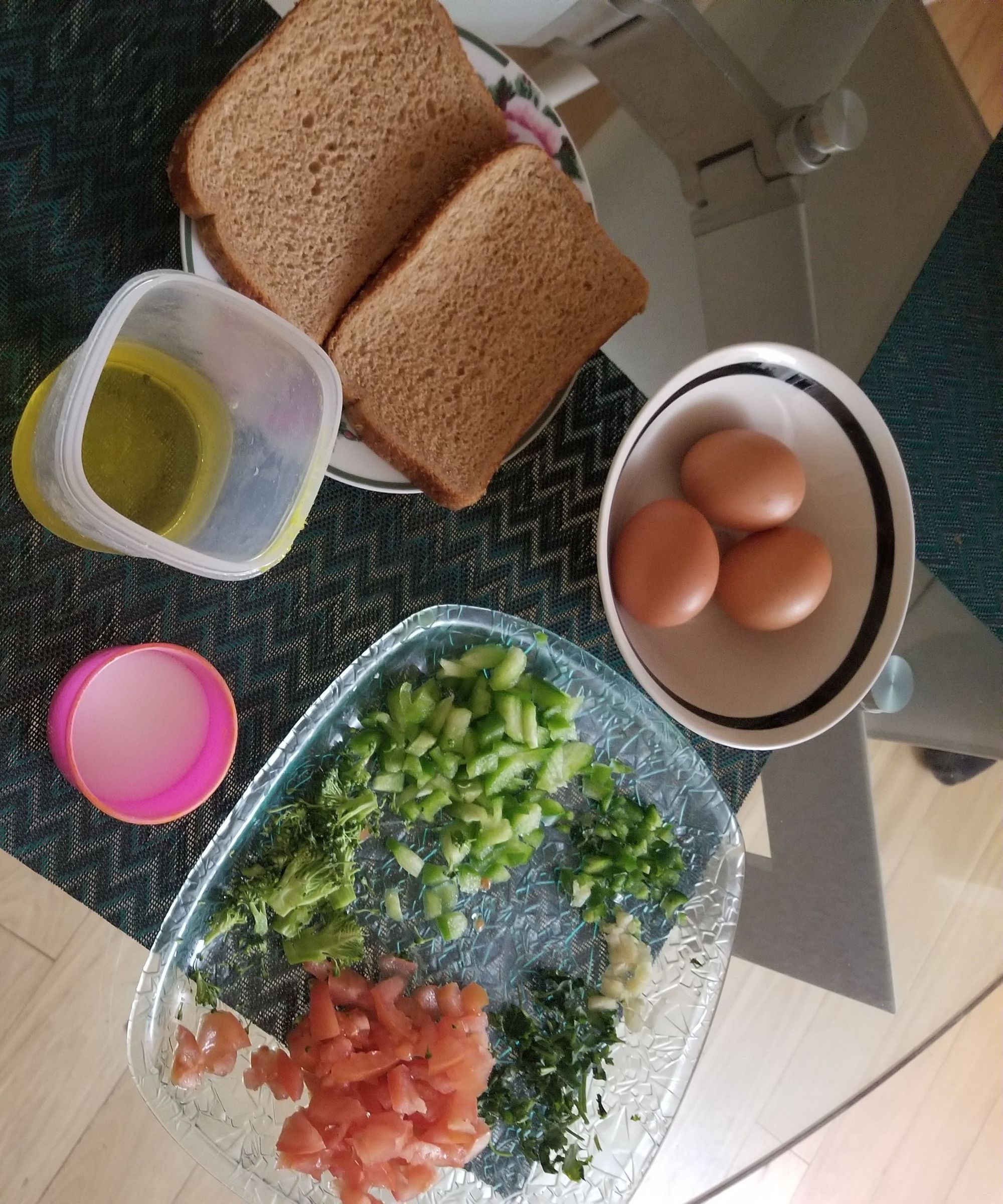 How to Make Egg Toast With Veggies #HMS2018