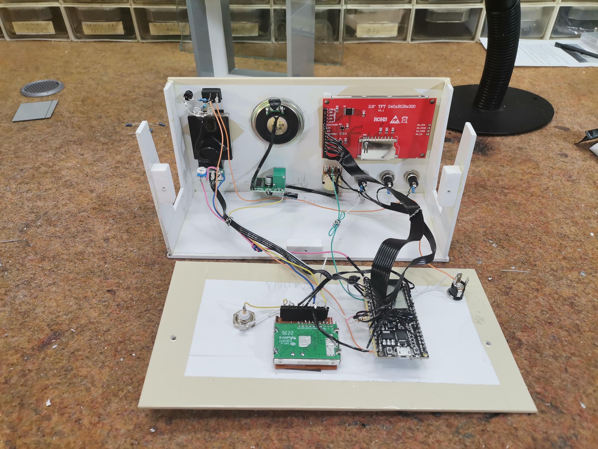 Simple TEF6686 DSP AM FM Tuner With ESP32 Microcontroller : 4