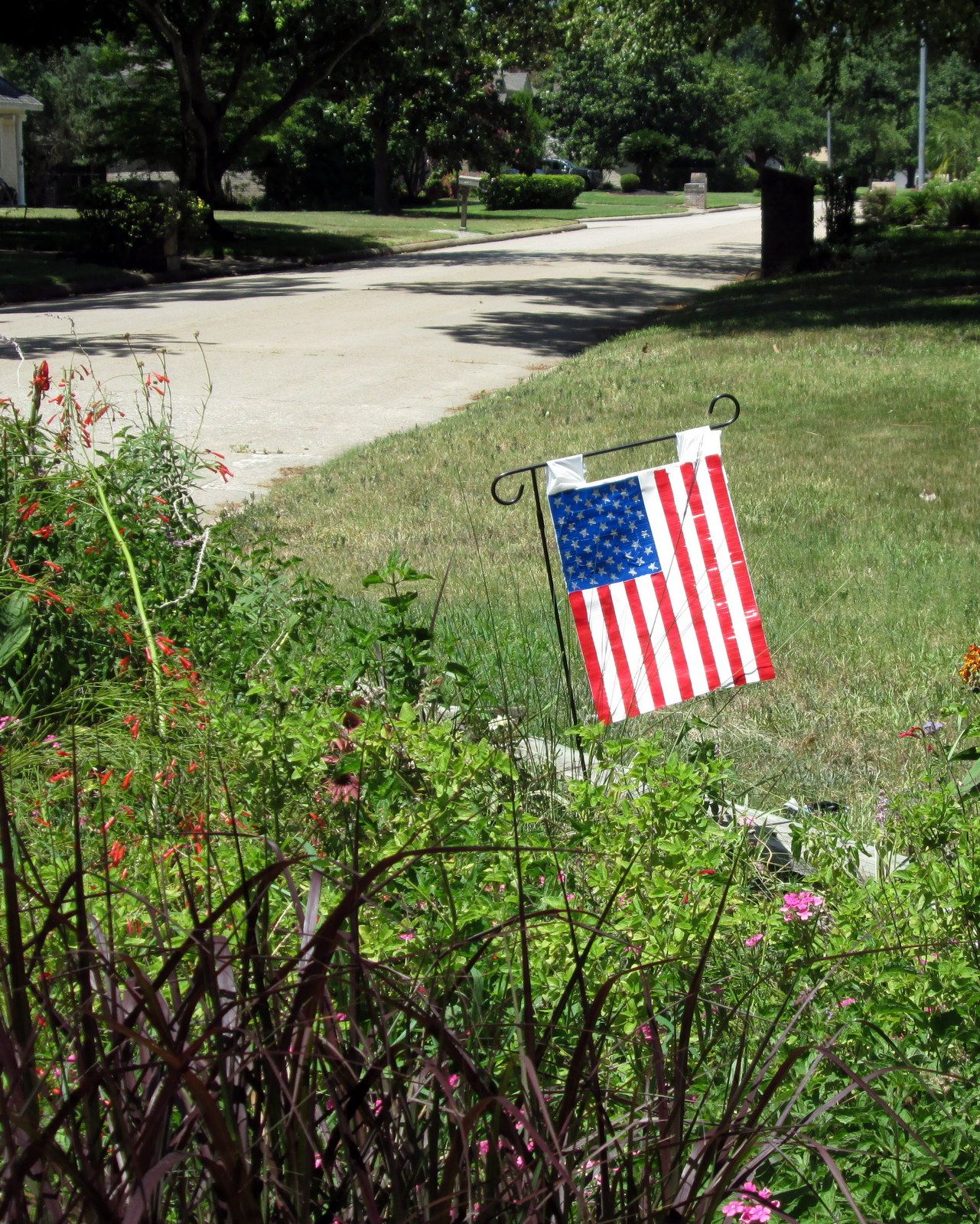Take-away-bag Duct Tape Flag