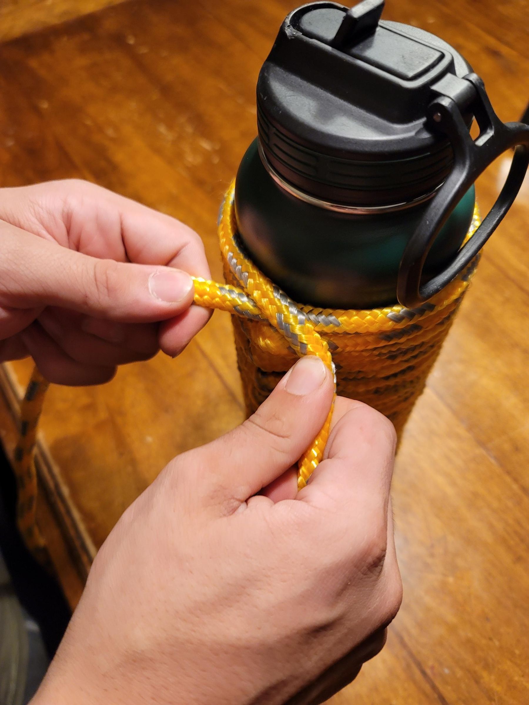 6 Step Water Bottle Rope Wrap : 7 Steps (with Pictures) - Instructables