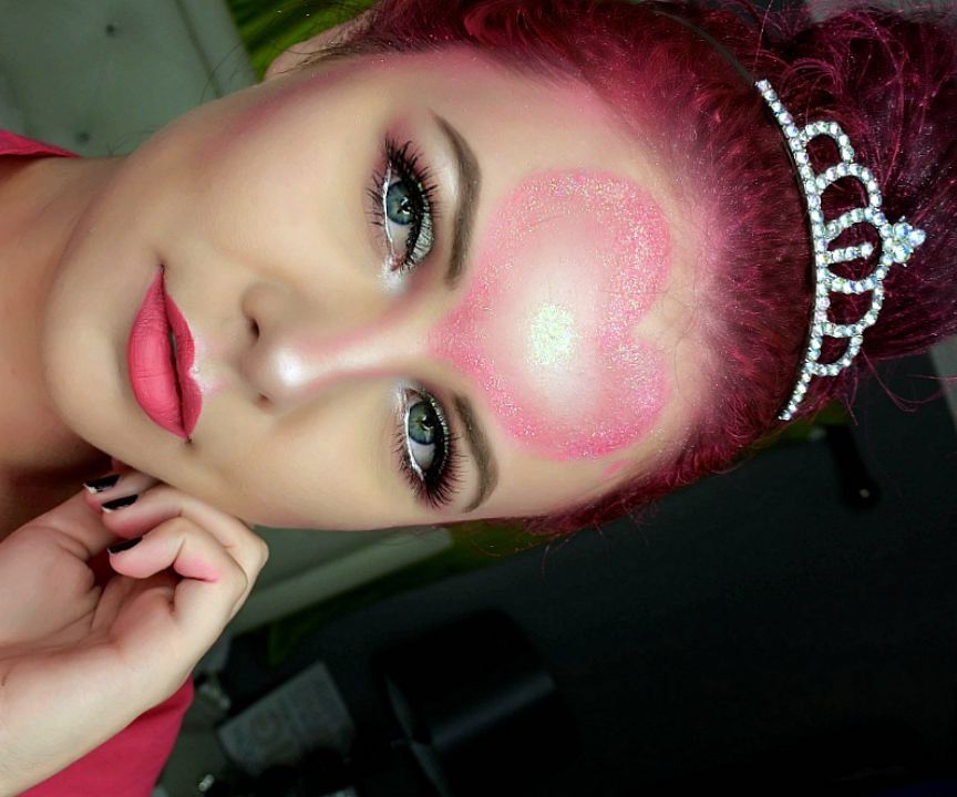 Queen of Hearts Halloween Makeup