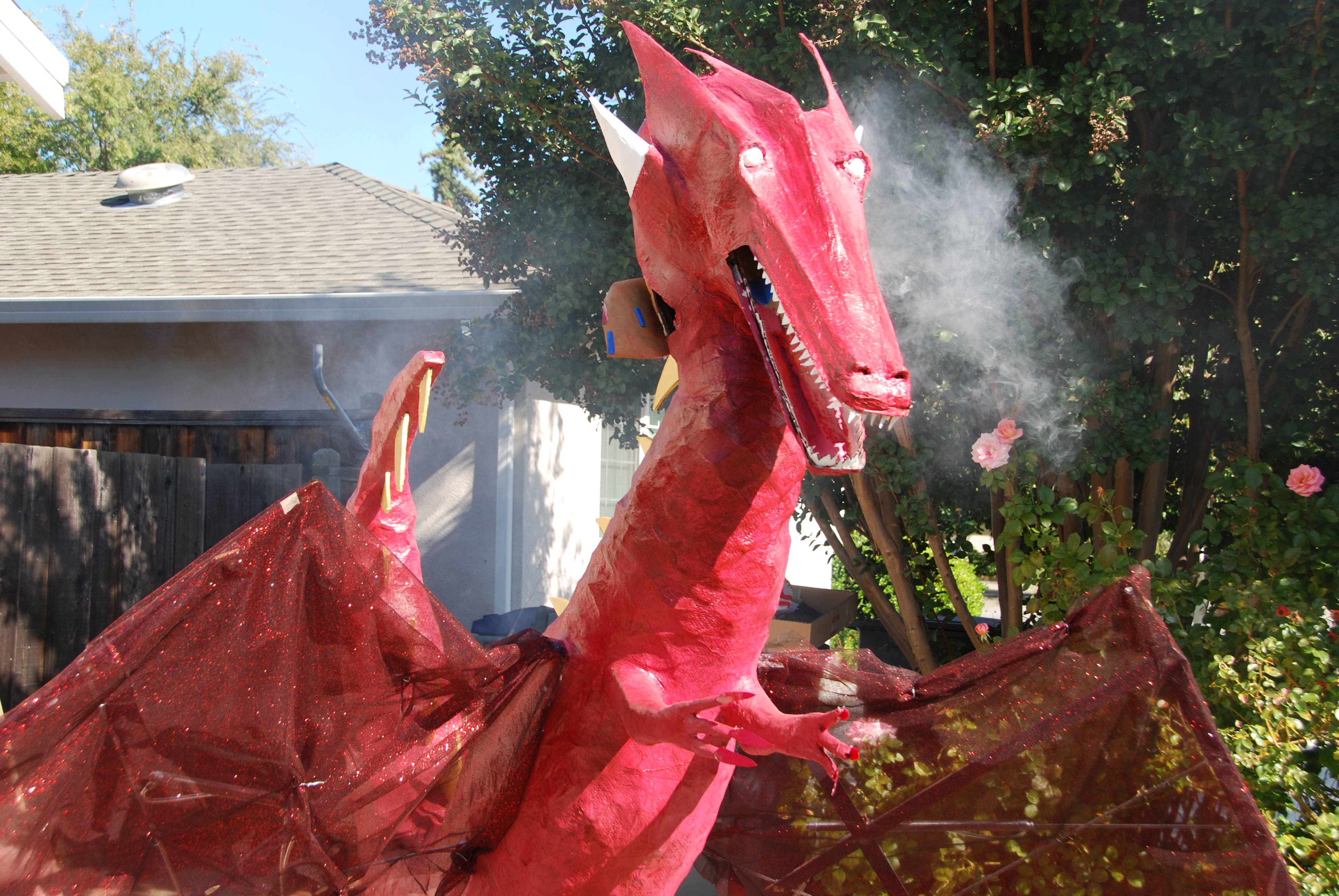 Halloween 2009: "Fire" Breathing Dragon With Articulated Wings