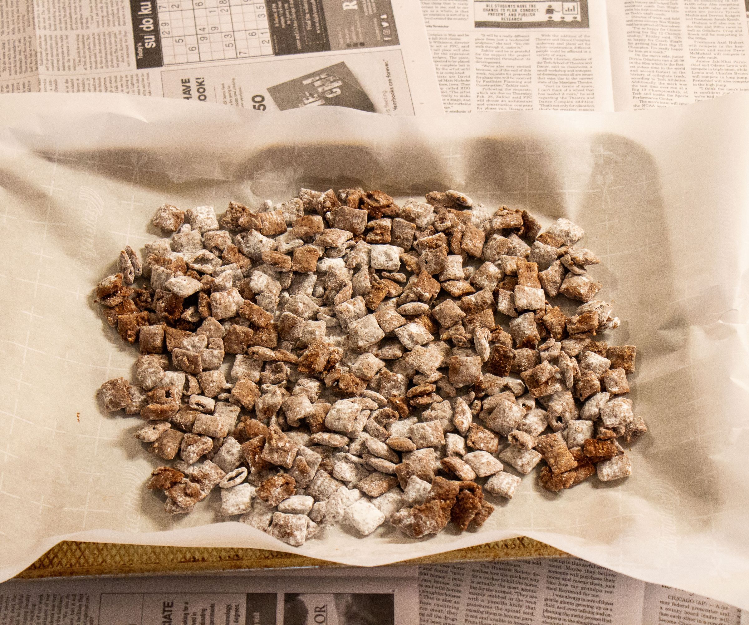 How to Make Puppy Chow Chex Snack With an Electric Burner