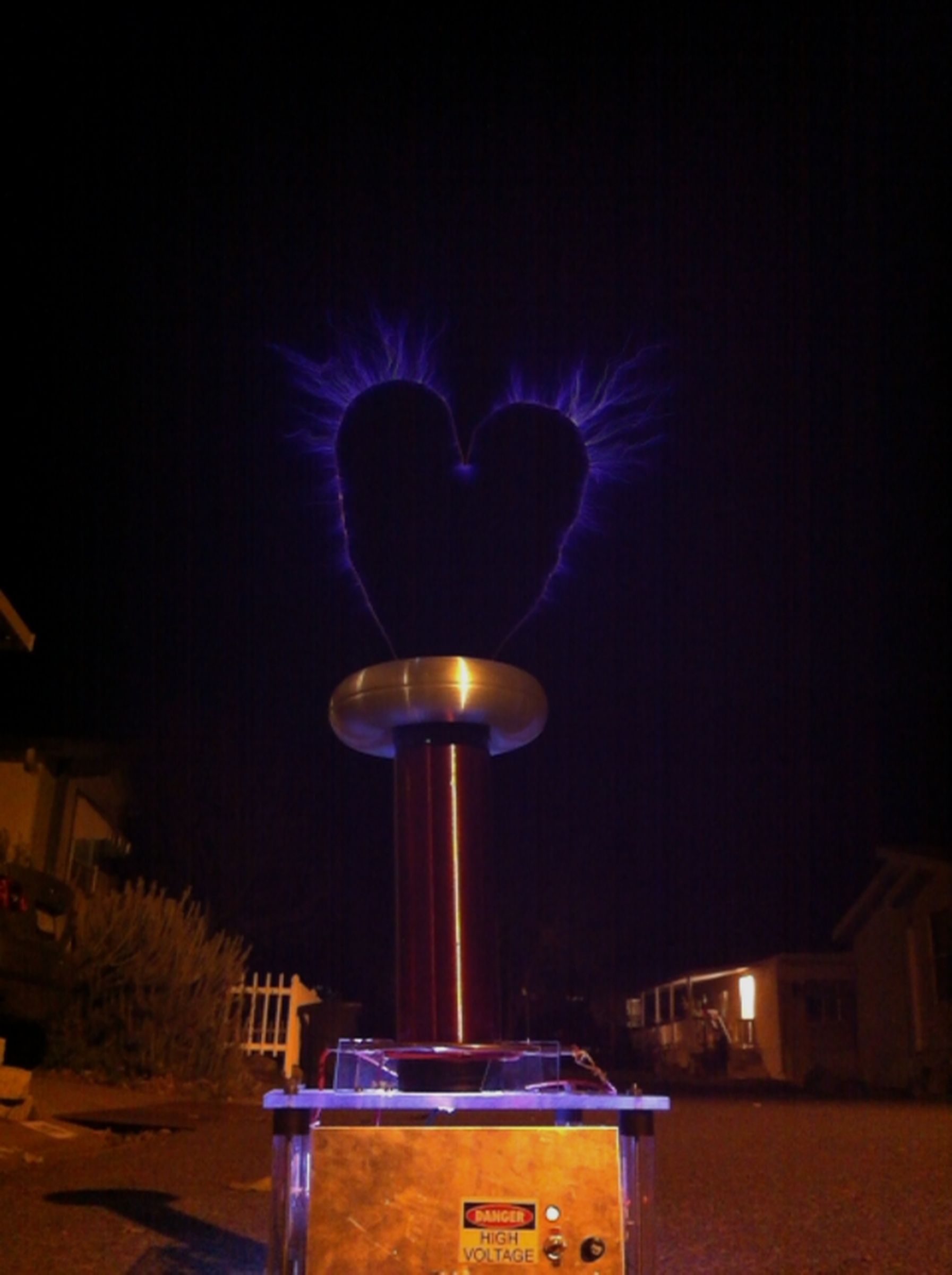 Audio Modulated Solid State Tesla Coil Kickstarter Video