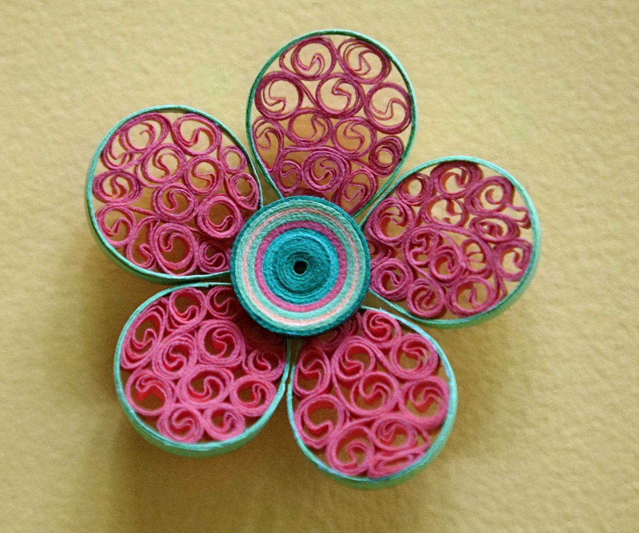 Quilling Beehive Flower - Tutorial 