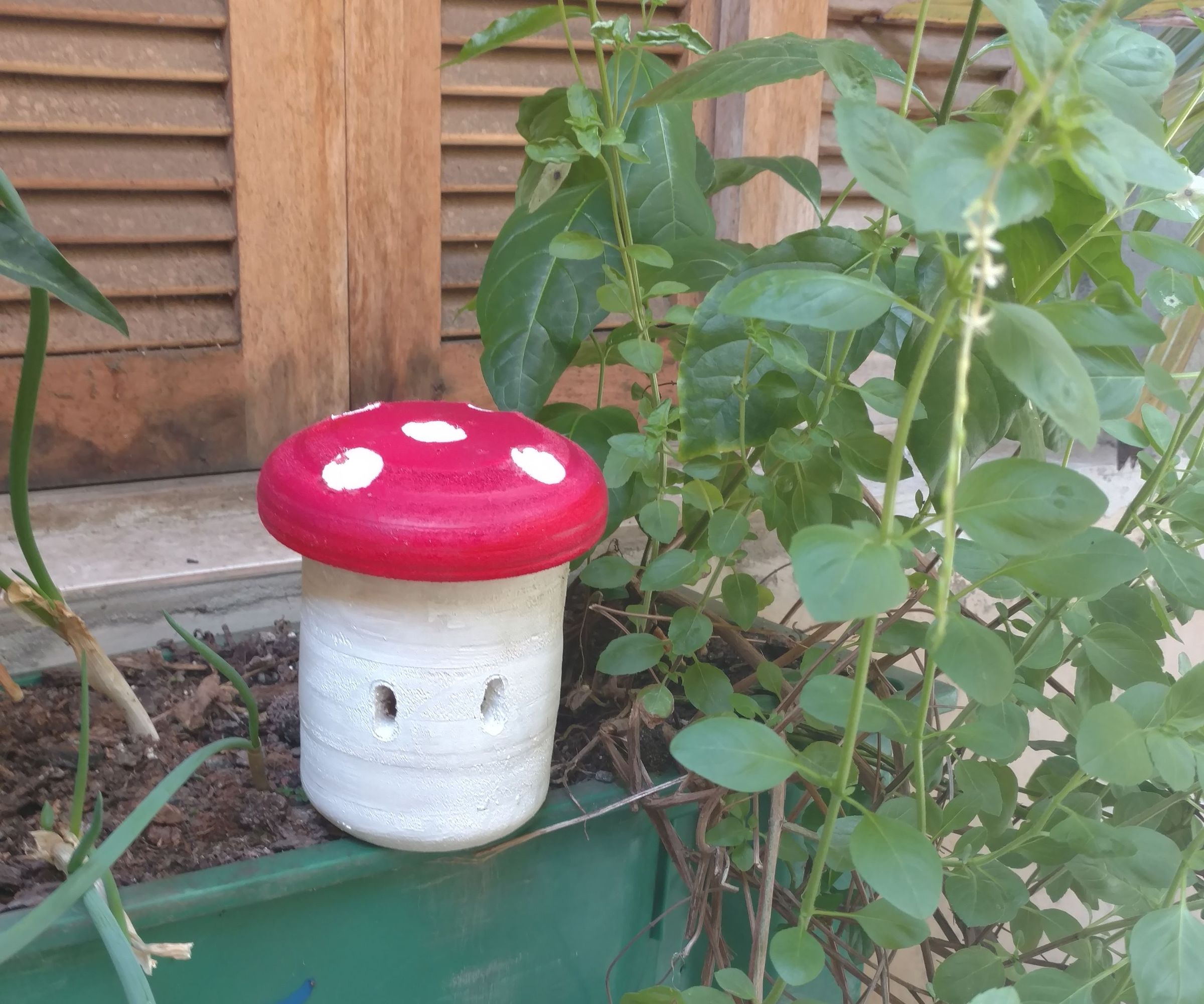 Create a Beautiful Wood Mushroom Pot With Scrap Wood