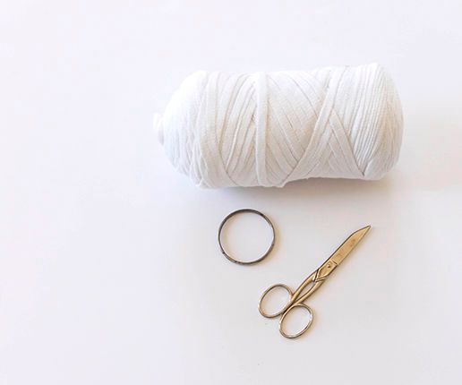 How to Make a Macramé Plant Hanger