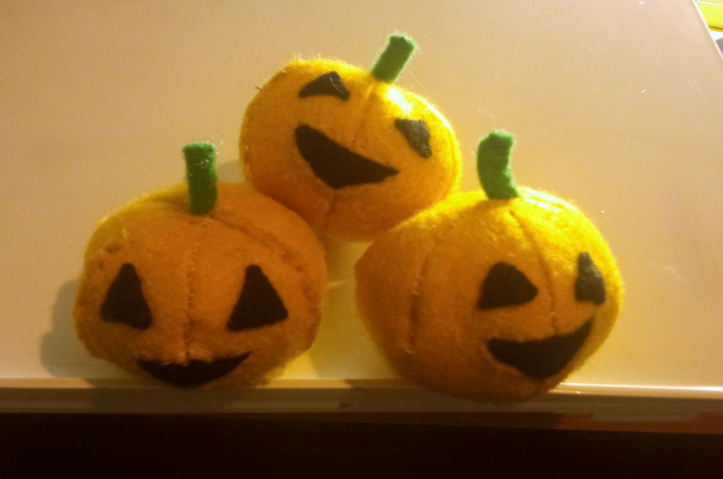 Tutorial - How to Make a Pumpkin Pincushion Plushie