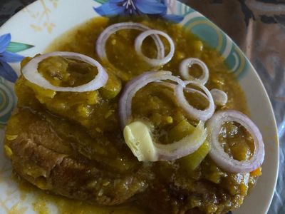 Bread Bun With Overloaded Vegetable Dish (Veg)