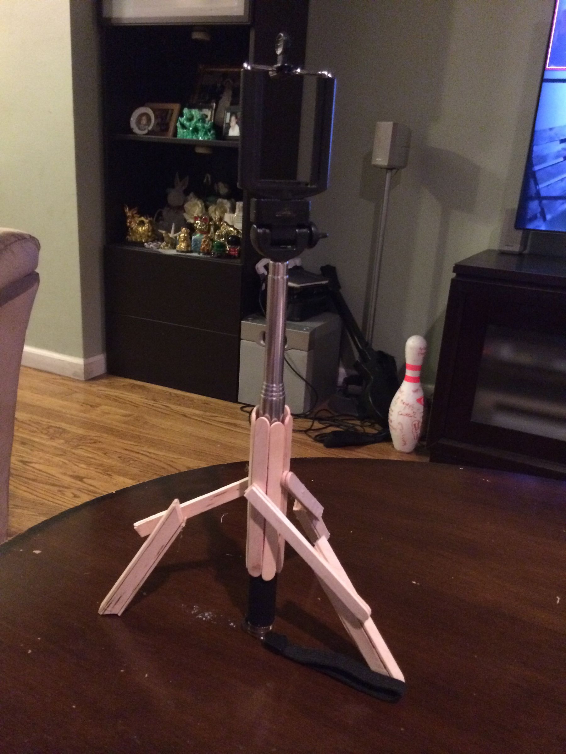 Cellphone tri-pod
