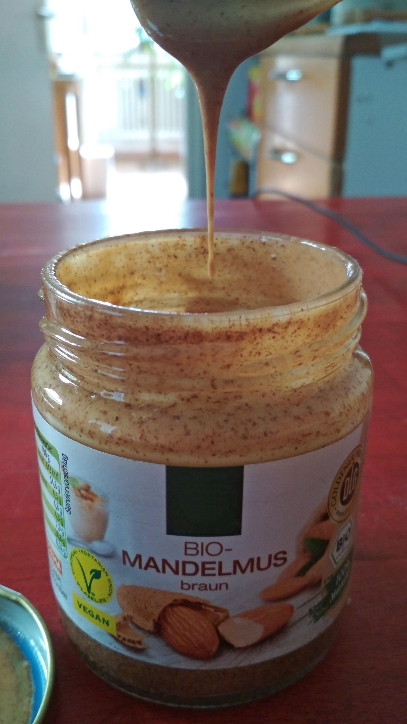 Machine That Makes Almond Butter Smooth Again