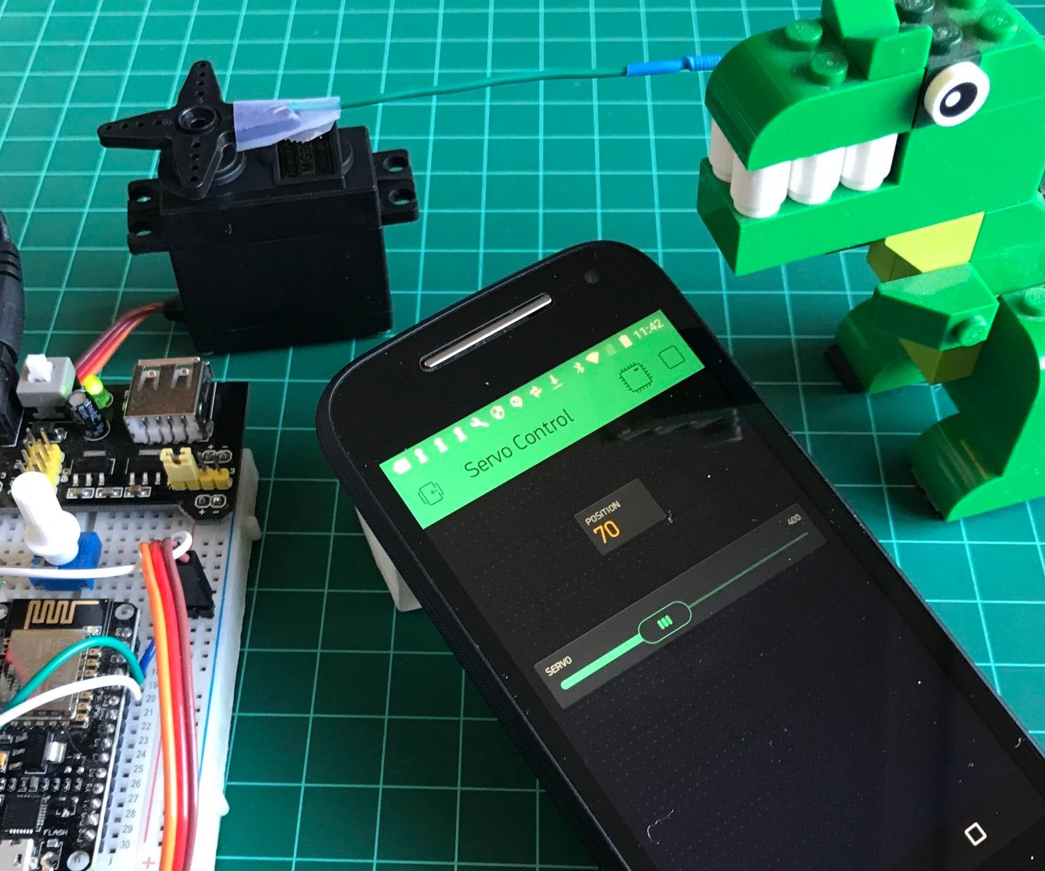 IoT Made Simple: Servo Control With NodeMCU and Blynk