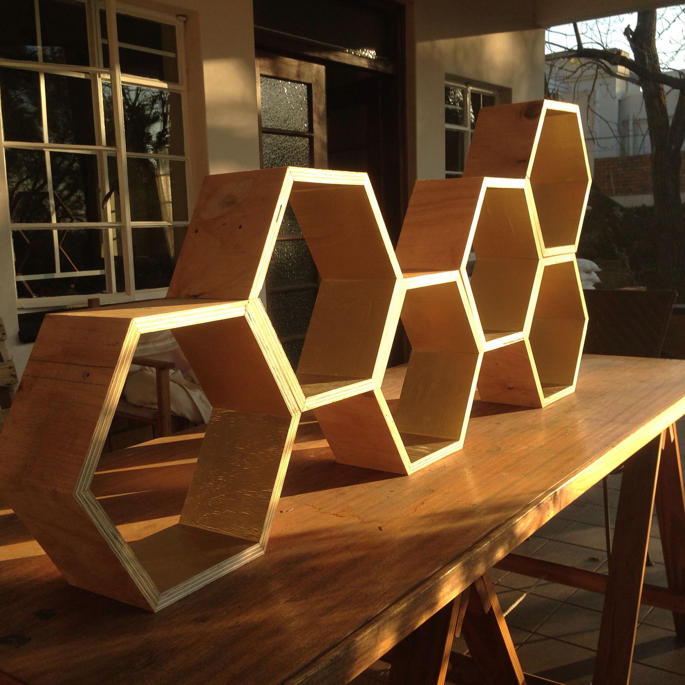 Beehive Bookshelf atelieryuwa.ciao.jp