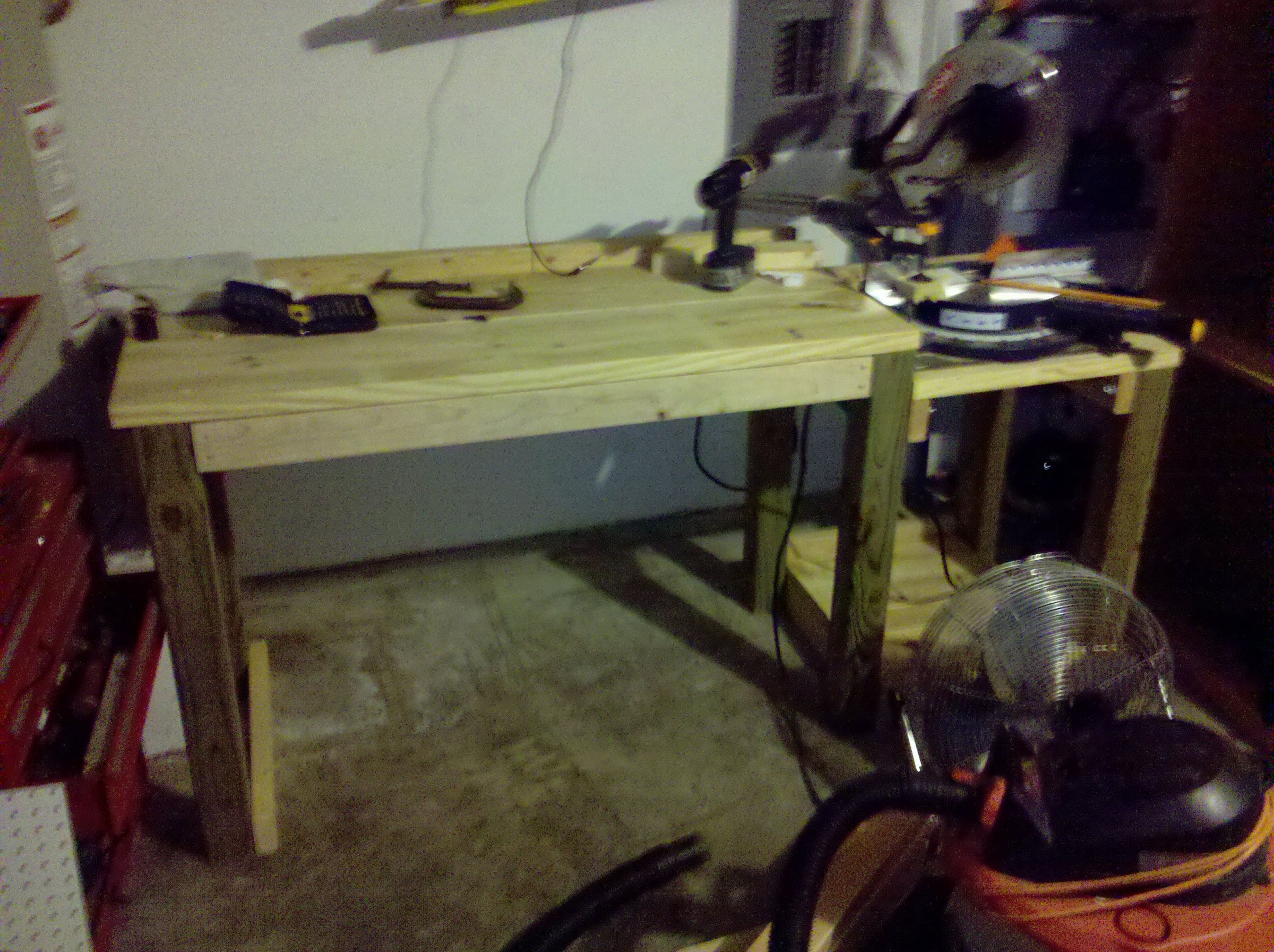 Easy assemble/disassemble wooden work bench