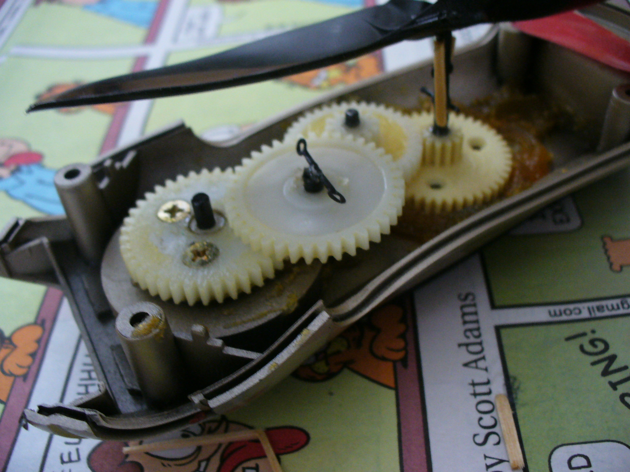 Hand-crank Fan for Keeping Cool in the Summer