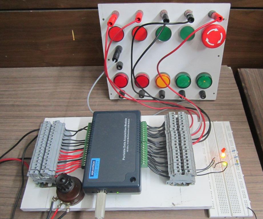 HOME I/O- Controlling using DAQ Card