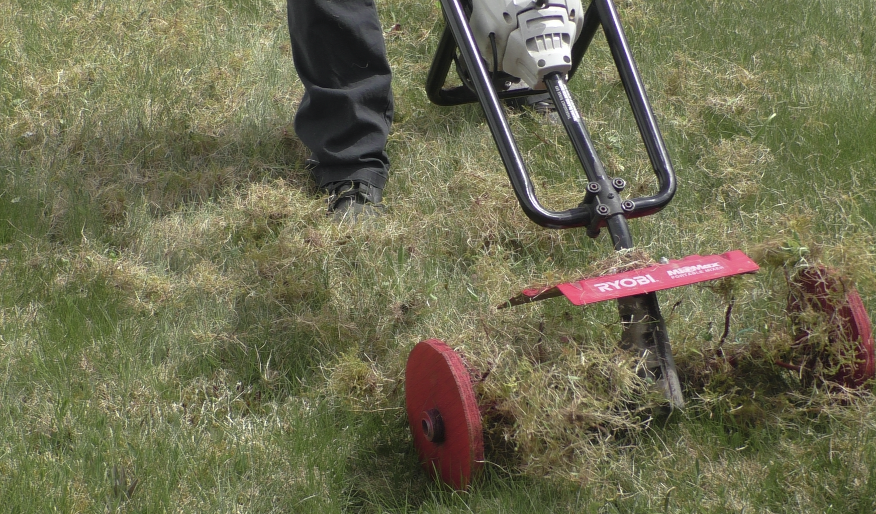 Lawn tractor discount dethatcher attachment