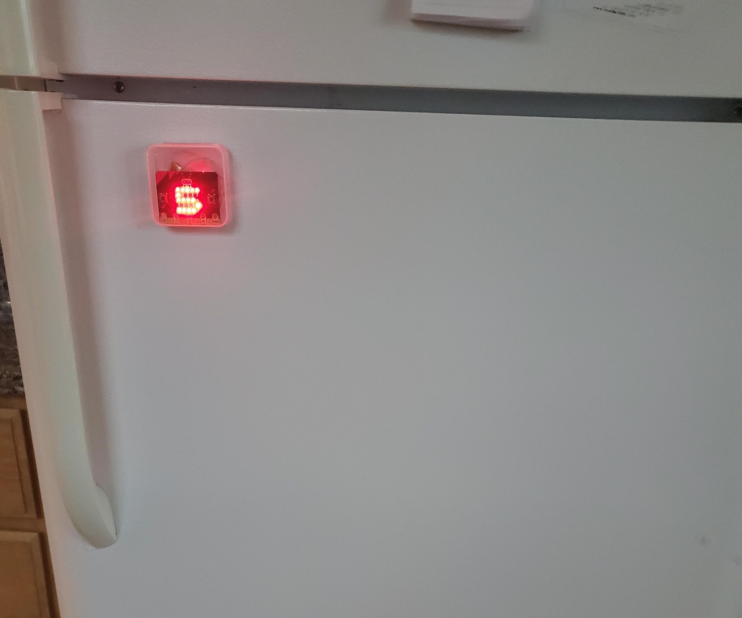 Micro:bit TrackingThings Opened Fridge Detector