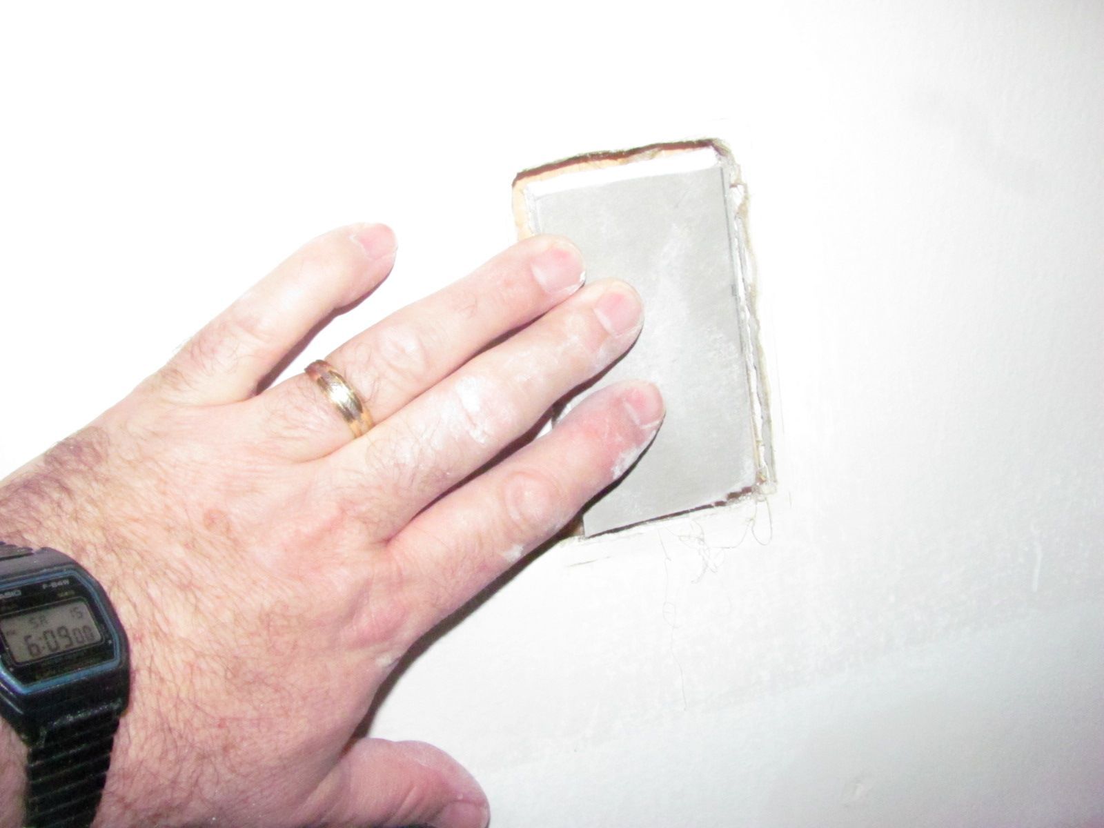 Fix a Hole in Drywall (Sheetrock) 6 Steps (with Pictures) Instructables