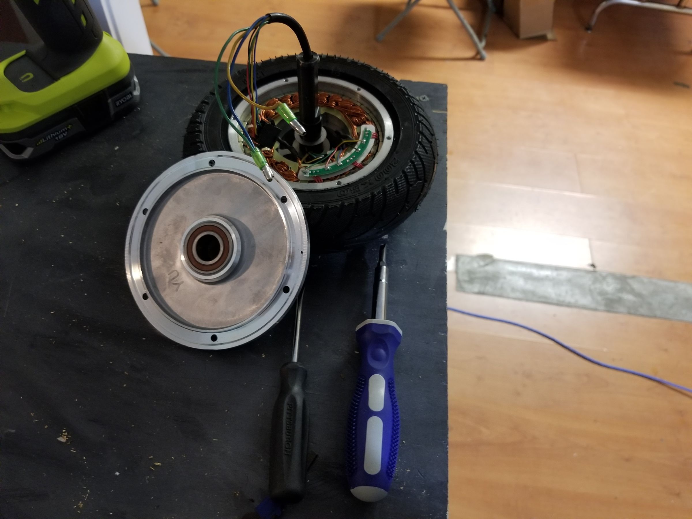 Mounting Hoverboard Wheels Securely and Easily Onto Stateboard