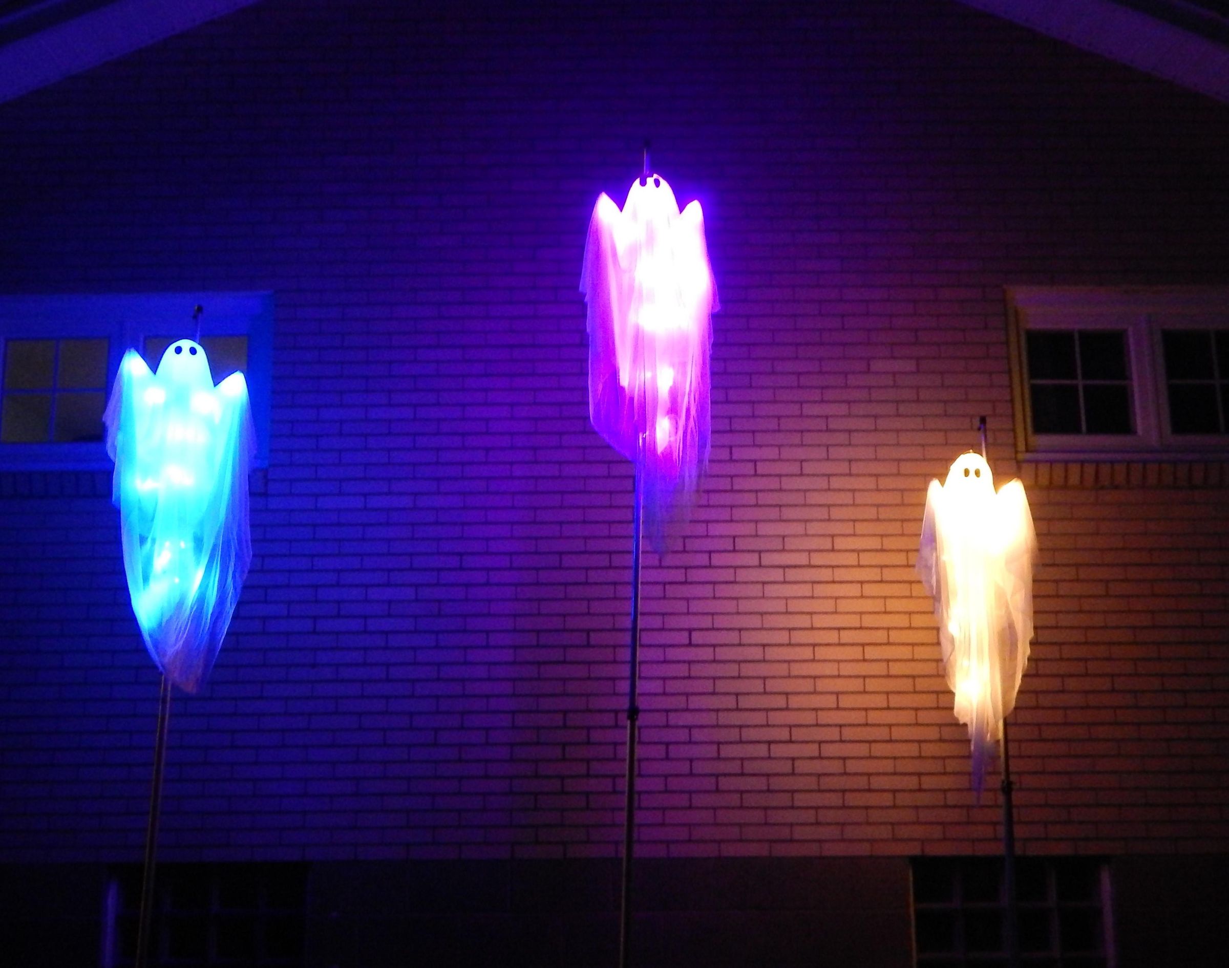 DIY Halloween Decoration Mounting Poles