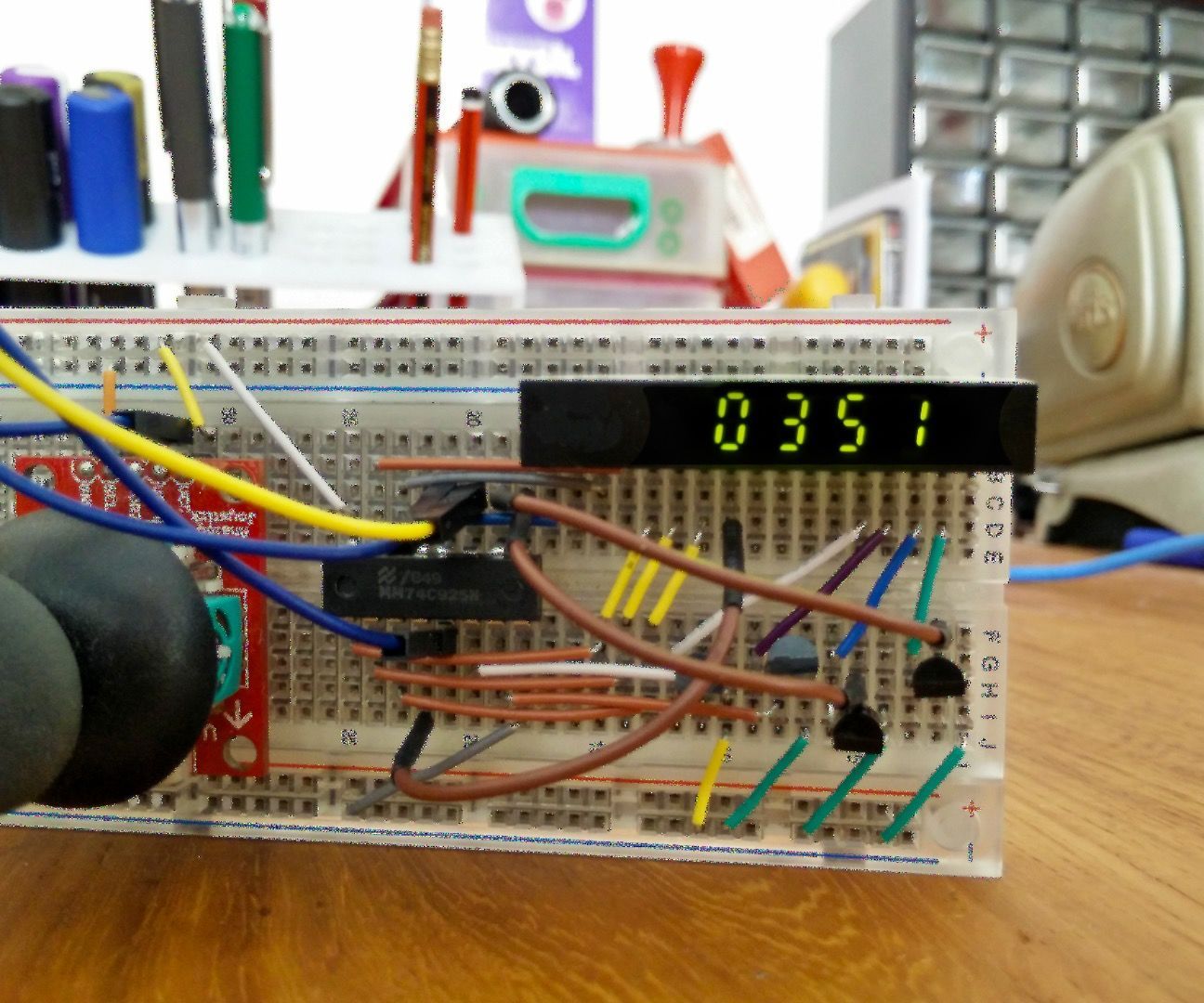 Multiplexing Made Easy With the MM74C925N