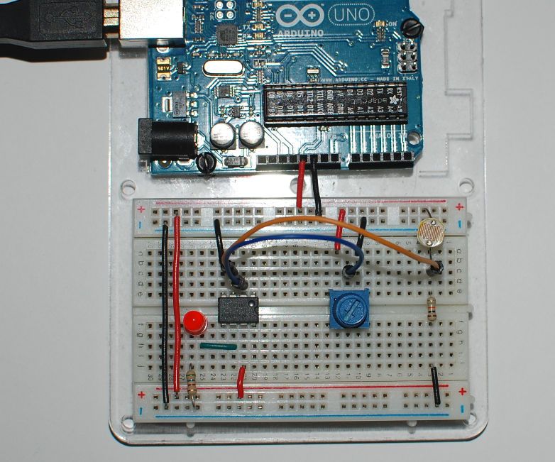 Light/Dark Detector Using an Op-amp