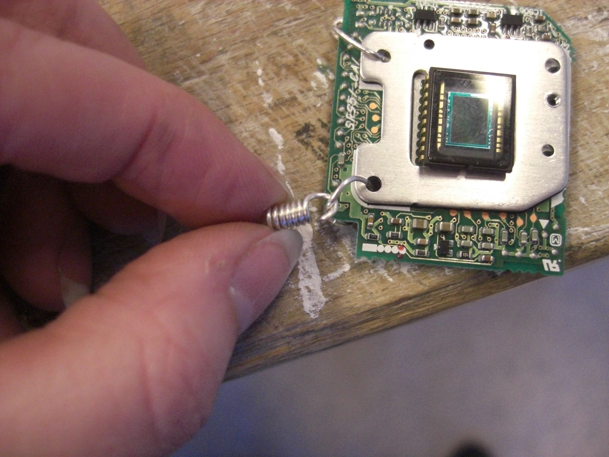 Reusing Old Camera Parts for Jewelry 10 Steps (with Pictures