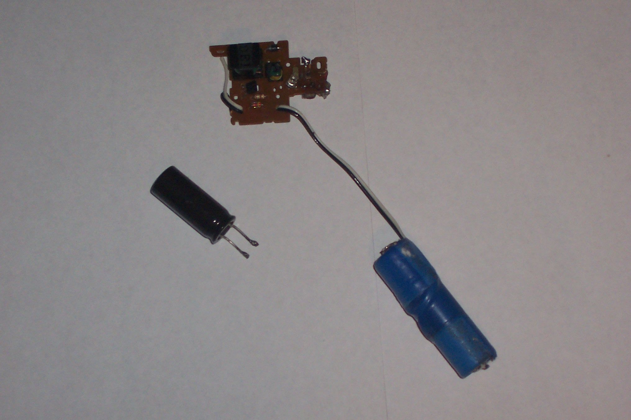 Portable capacitor charger with detachable capacitor!