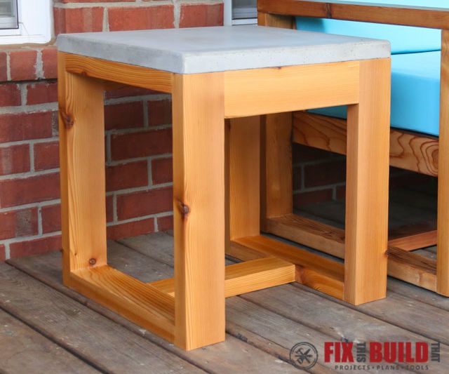 Outdoor Side Table From Two 2x4s and a Bag of Concrete 7 Steps (with