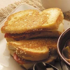 How to Make a Pizza Sandwich