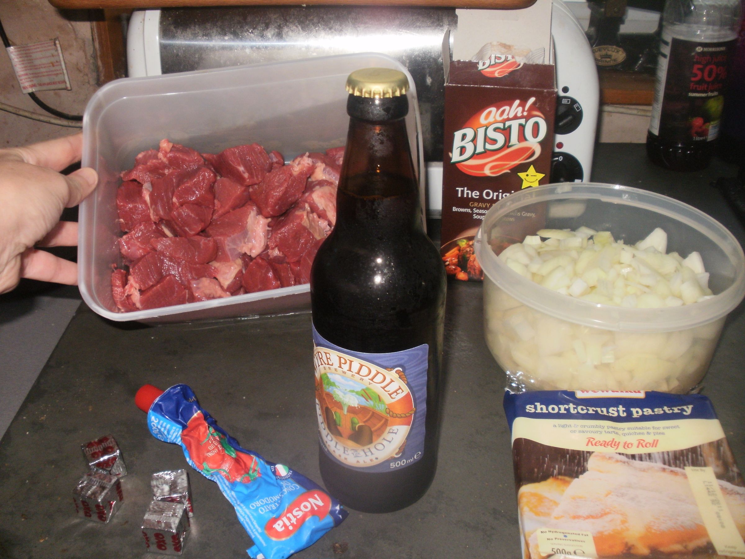 English pub style steak and ale pie (for the busy and very hungry)