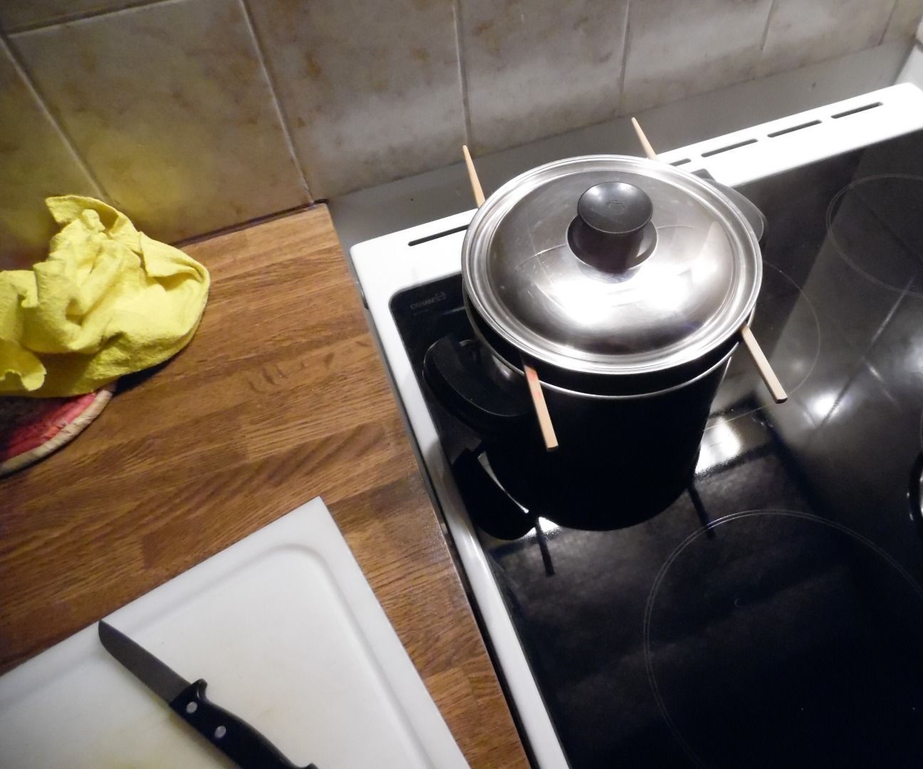 Avoid Pasta Boiling Over Using Wooden Chopsticks