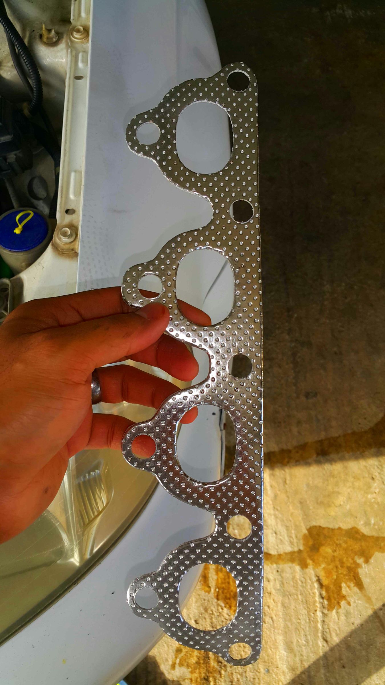Exhaust Manifold Replacement (Honda Civic 1999 D15B Engine and EK3 Chassis)! 6 Steps (with