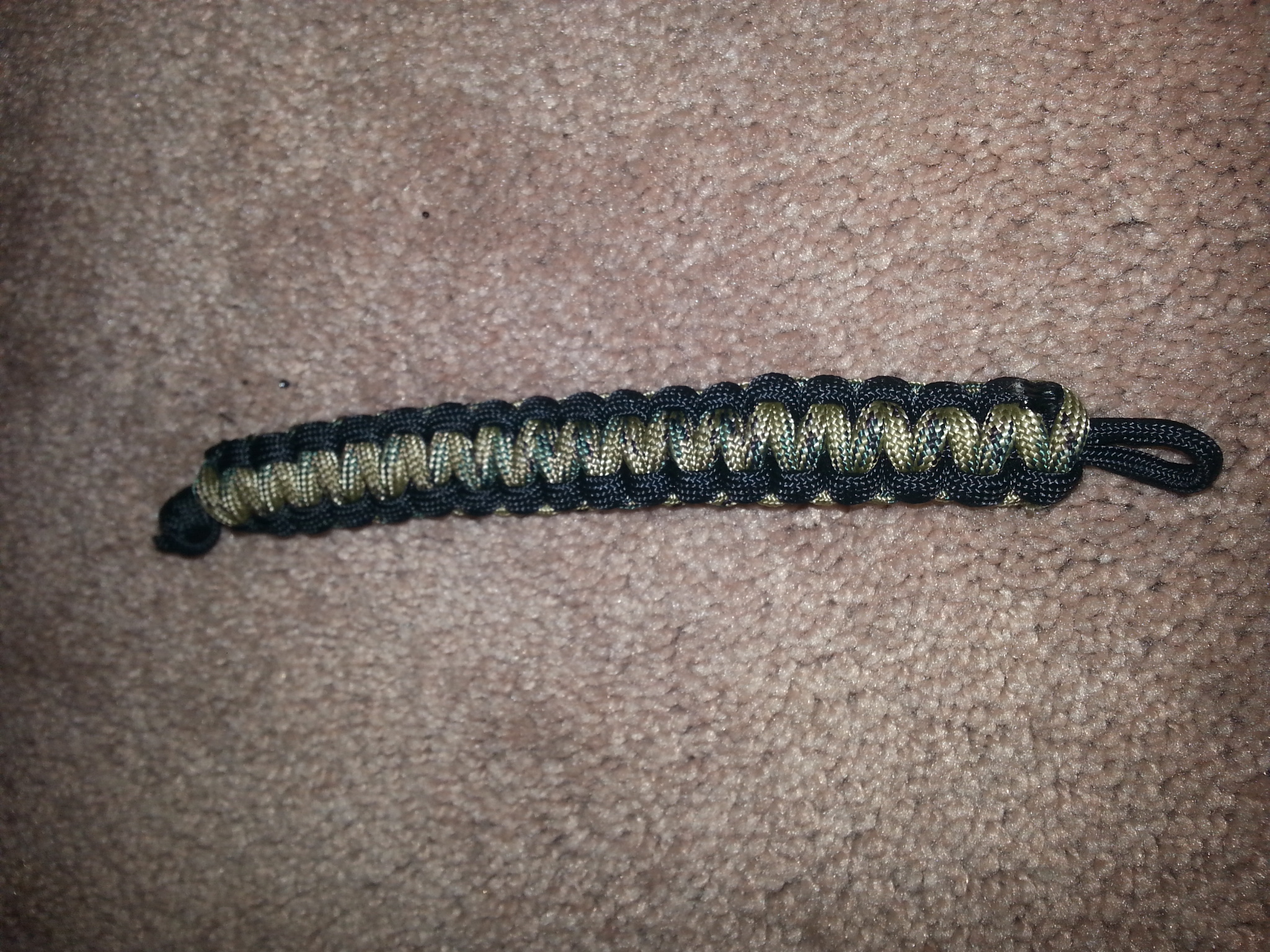 Easy Two Color Paracord Bracelet