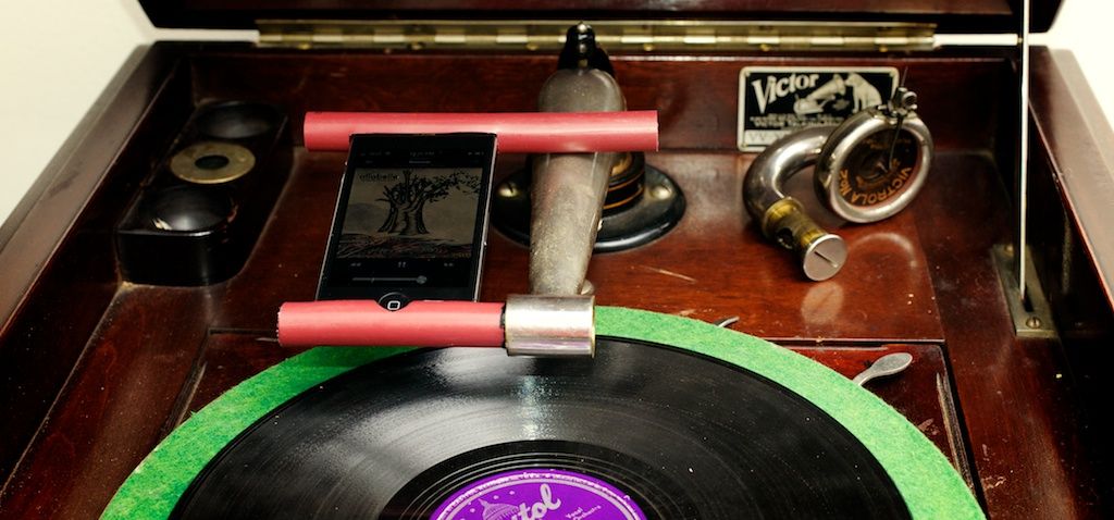 Passive iPhone / Victrola Amp