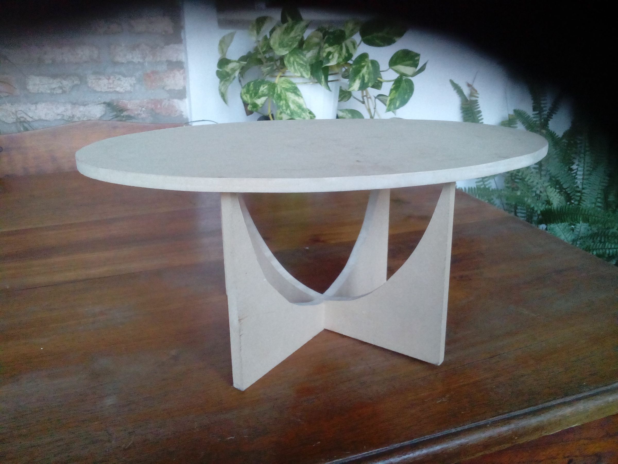 Very Easy to Do Dolls Table or Desk