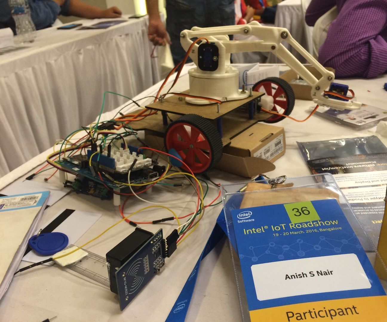 Smart IOT Cart for Internal Logistics (Intel IoT)