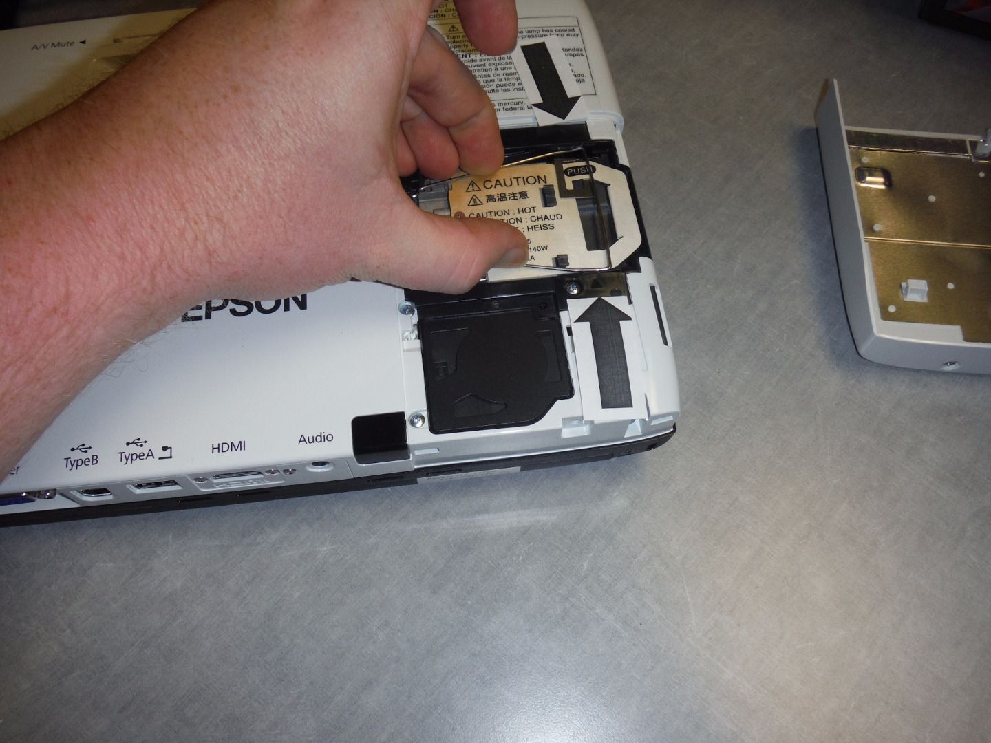 Epson 1770W LCD Projector Overheating? Repair It! 8 Steps (with